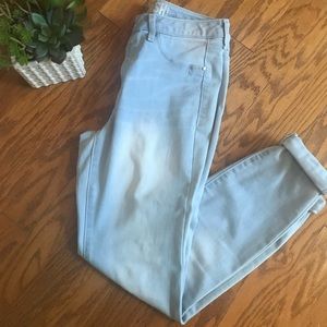 Light wash skinny jeans